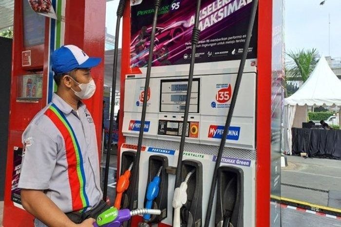 Seberapa Murah Harga Pertamax dan Bensin RON 92 Lain November 2024, Ini Daftarnya